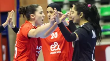 تعرّف على الفرق المتأهلة لنصف نهائي بطولة أفريقيا لسيدات الكرة الطائرة